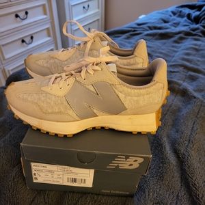 New Balance 327
